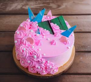 Eggless Strawberry Cake