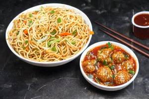 Veg Manchurian Noodlles