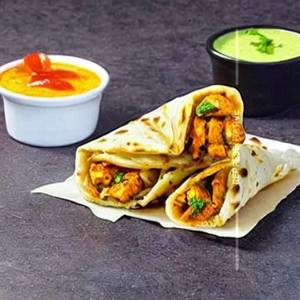 Chicken Pahadi Tikka Cheese Roll