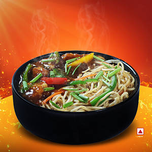 Veg Hakka Noodles With Chilli Chicken