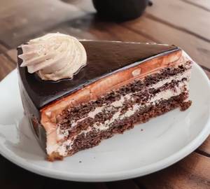 Eggless Chocolate Pastry [1 Piece]