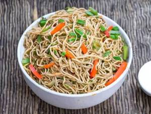 Egg Hakka Noodles