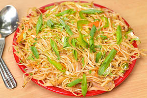 Veg Hakka Noodles