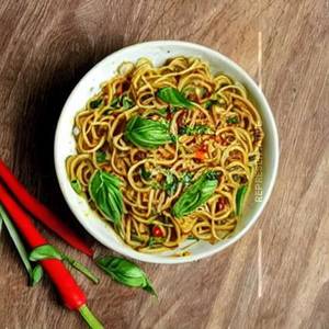 Basil & Garlic Pot Noodles