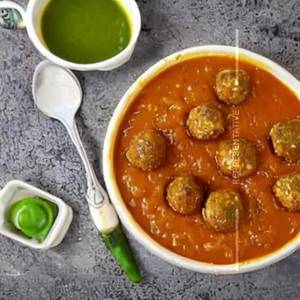 Veg Balls In Harry Curry Sauce