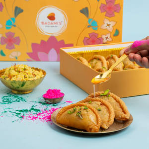 Plain Gujiya