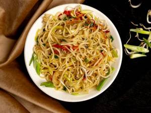 Veg Hakka Noodles
