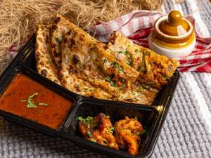 Mutton Keema Naan Gravy With Chicken Tikka Meal