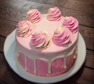 Juicy Strawberry Cake