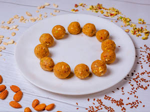 Sattu Flax Seeds Energy Balls