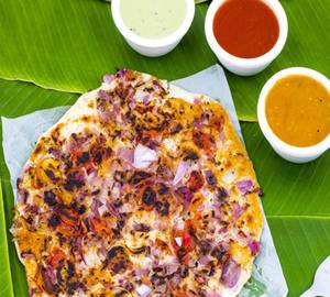 Spicy podi onion uttappam