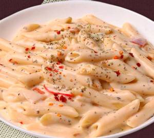 White sauce cream pasta