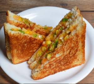 Golden Carnival [Corn Capsicum Cheese Sandwich]