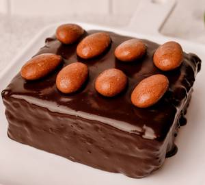 Macadamia Almond Brownie