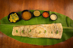 Spinach Masala Dosai (265 Cal.)