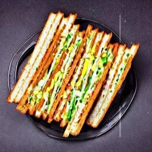 Cheese aloo mutter sandwich [toast]                                                  