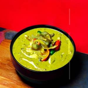 Veg Green Curry With Steam Rice