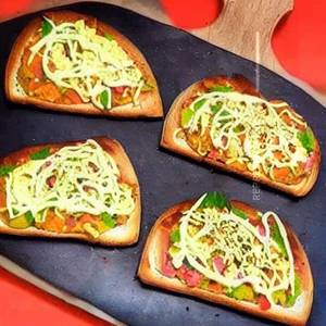Aaloo Bhujiya Cheese Toast 