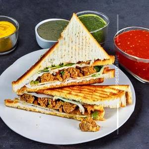 Chicken Keema   Sandwich