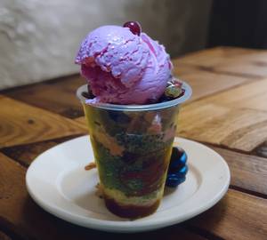 Strawberry kulfi falooda