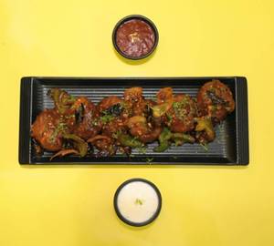 Veg chilli garlic momo