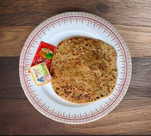 Aloo parantha with butter