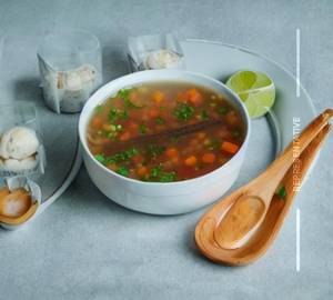 Veg clear soup
