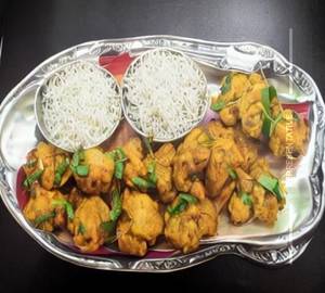 Bhuna chicken puff [ chilli chicken]