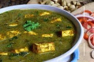 Paneer Hyderabadi (palak Base)