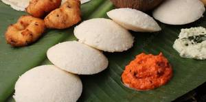 10pcs Idly With 2vada