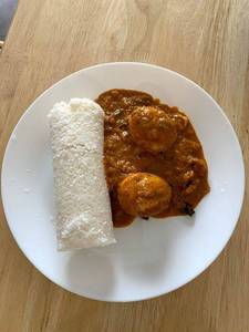 Puttu + Egg Curry