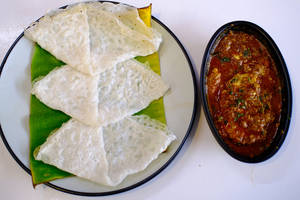 Neer Dosa + Egg Curry Combo