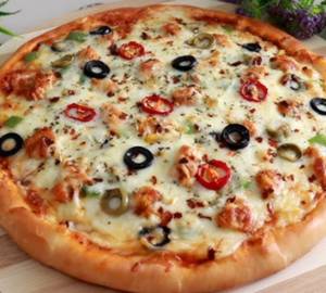 Cheesy Chicken Pizza