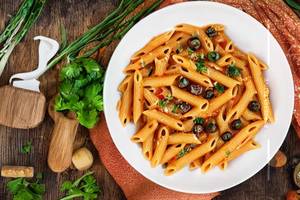 Mix sauce pasta