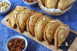 Gujiya