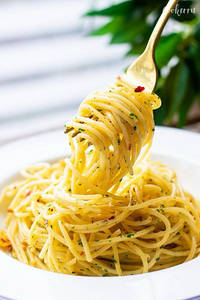 Veg Aglio Olio Pasta