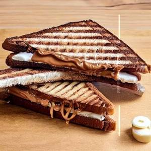 Nutella Nuts Sandwich