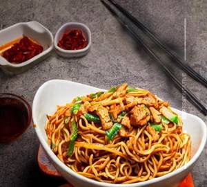 Chicken chilli garlic noodles