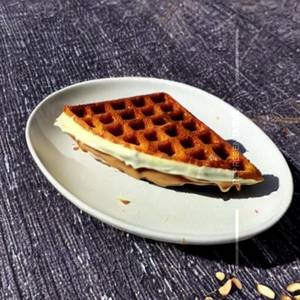 Roasted almond cream