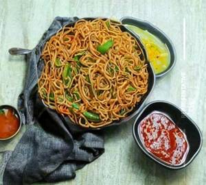 Veg schezwan noodles