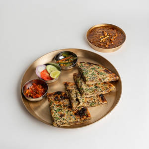 Amritsari Aloo Onion Kulcha