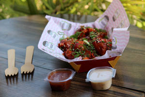 Whole Wheat Chilli Garlic Veggie Dumpling (Wheat Momos) [8 Pieces]