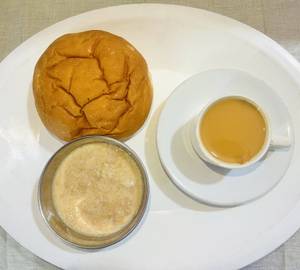 Irani Tea + Malai Bun