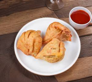 Chowmin Samosa [4 Pcs]