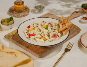 Red & Yellow Pepper Alfredo Pasta [White Sauce]