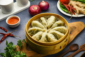 Veg Steamed Momo (8 Pcs)
