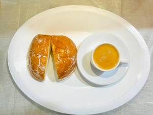 Irani Tea + Maska Bun