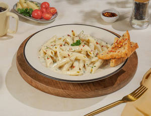 Classic Alfredo Pasta [White Sauce]