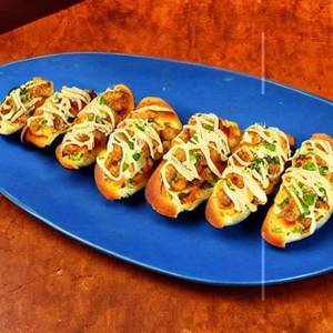 Chicken Stuffed Garlic Bread 