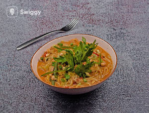Phad Thai Noodles Served With Glazing Peanut Sauce